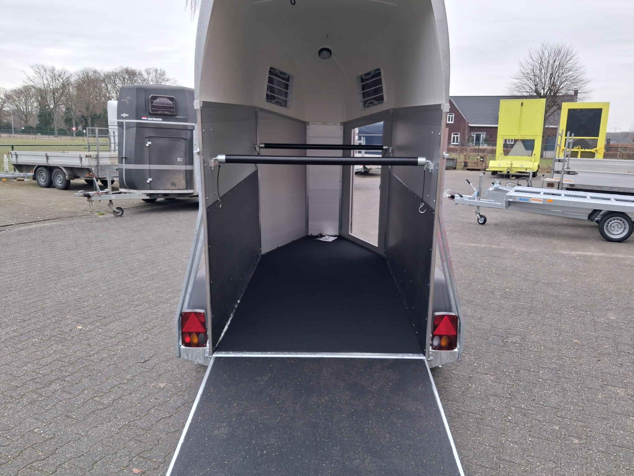 28037a40-917f-4687-b723-61378fc804a4